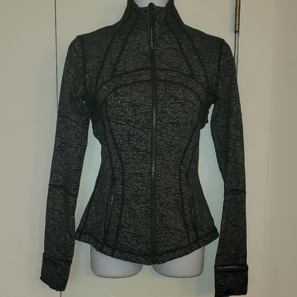 lululemon athletica Black And White Zip-Up Size 4